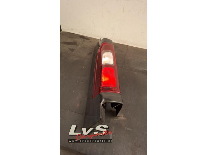 Renault Trafic Achterlicht links