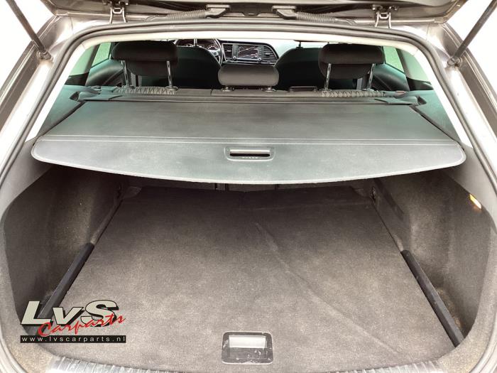 Seat Leon Luggage compartment cover