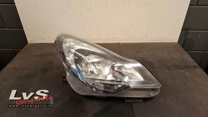 Opel Corsa Phare droit