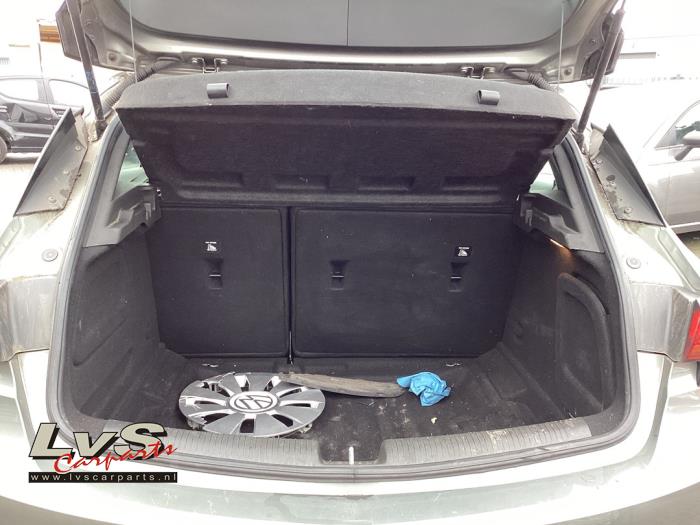 Opel Astra Hoedenplank