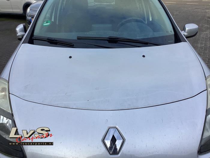 Renault Clio Motorkap