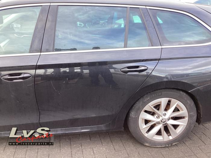 Skoda Octavia Portier 4Deurs links-achter