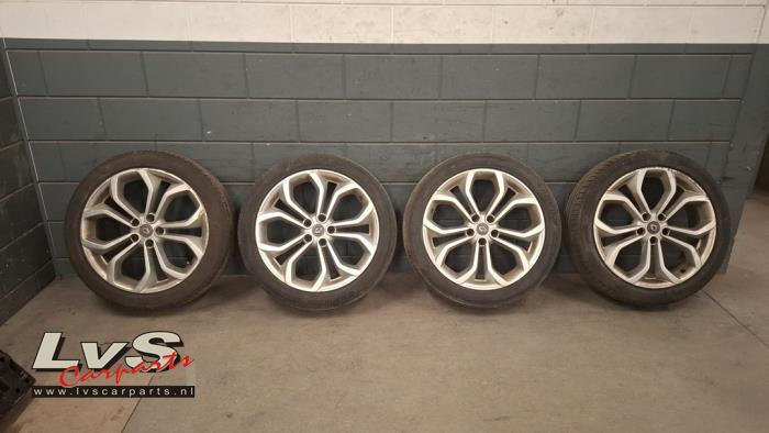 Renault Grand Scenic Velgen set + banden
