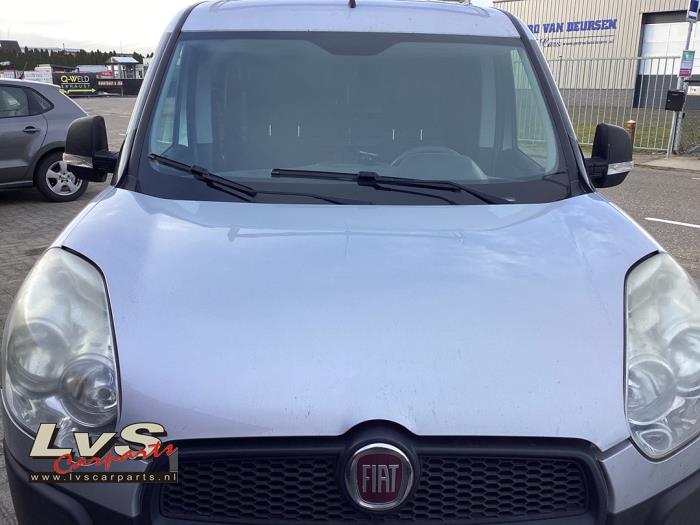 Fiat Doblo Motorkap