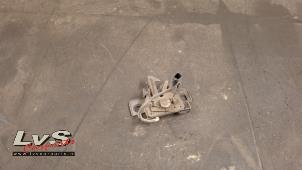 Gebruikte Motorkap Slotmechaniek Renault Grand Scénic IV (RFAR) 1.7 Blue dCi 120 Prijs € 30,00 Margeregeling aangeboden door LvS Carparts