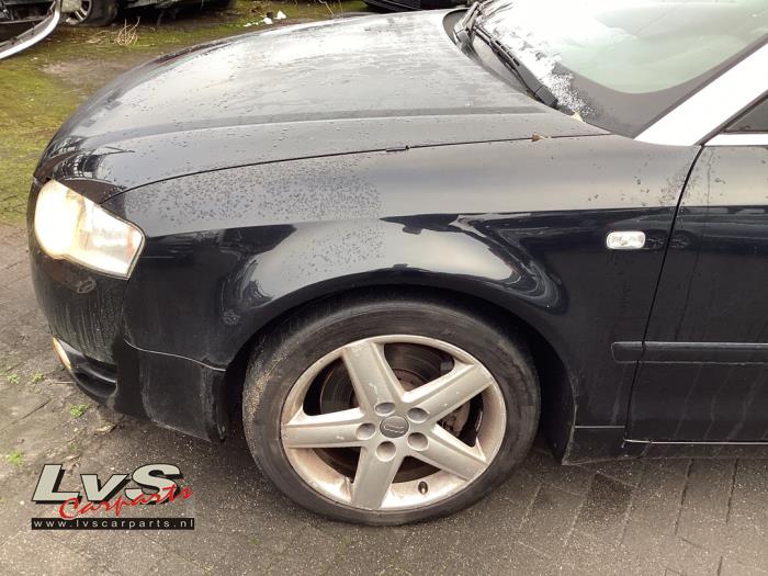 Audi A4 Aile avant gauche