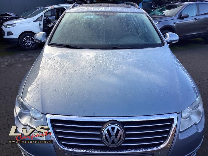 Volkswagen Passat Capot