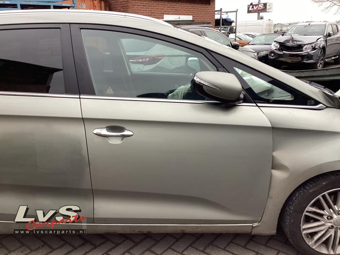 Kia Carens Front door 4-door, right