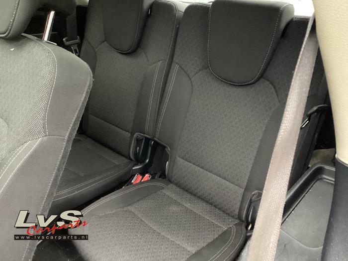 Kia Carens Rear bench seat