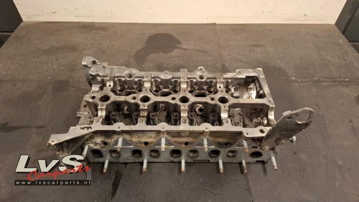 Renault Trafic Cylinder head