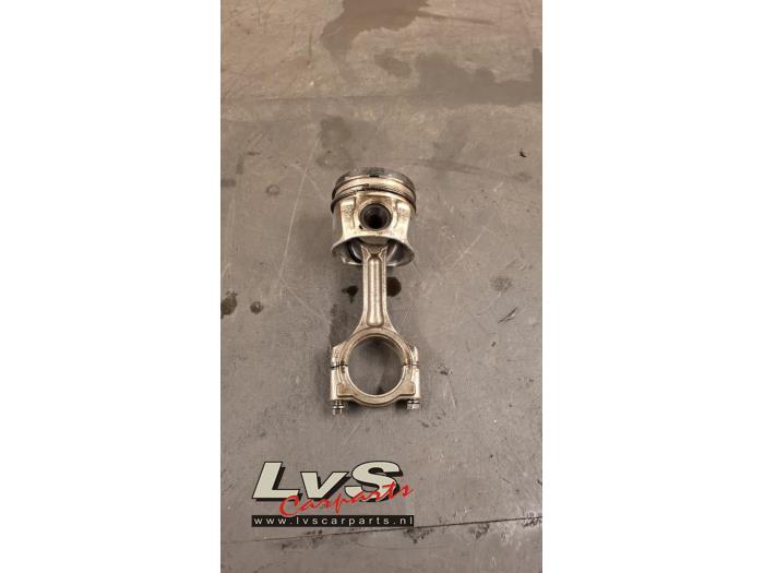 Renault Trafic Connecting rod
