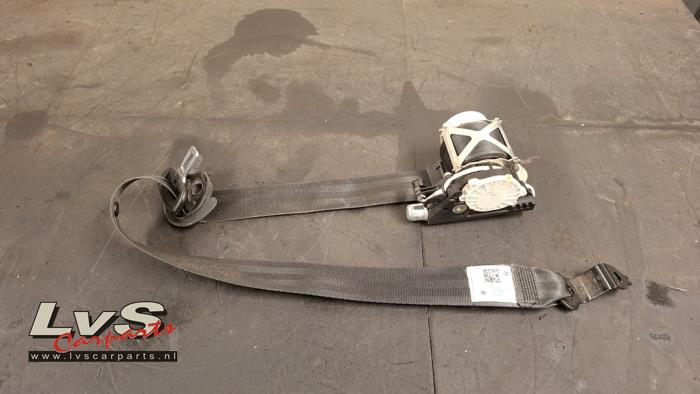 Volkswagen Polo Gordelspanner links