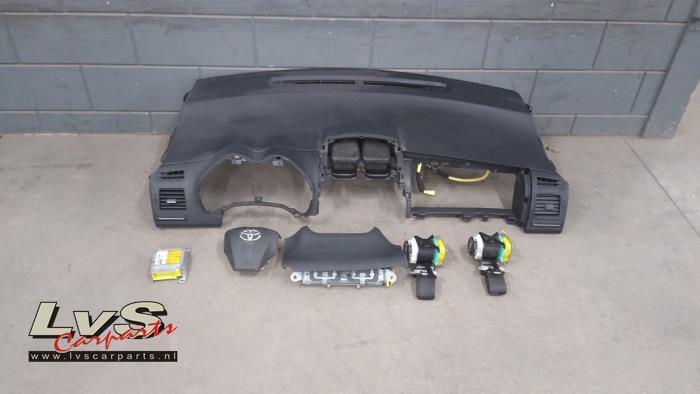 Toyota Auris Airbag set + dashboard