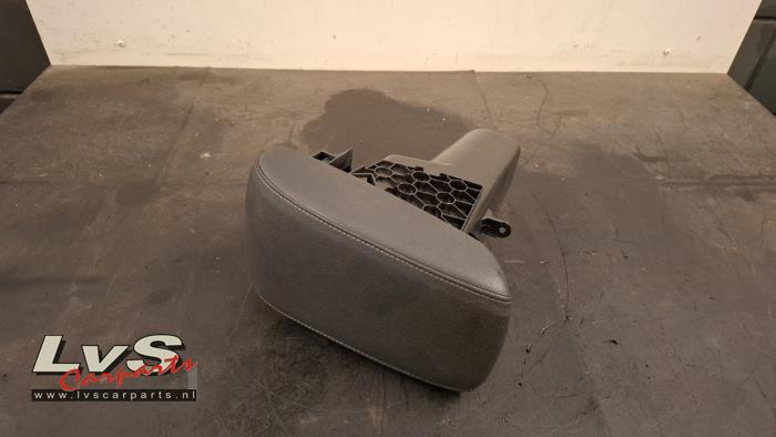 Opel Grandland X Armrest