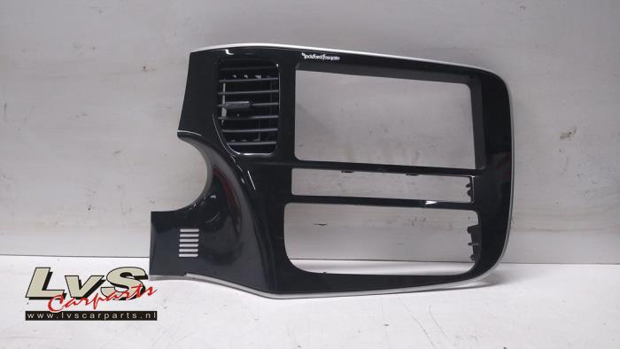 Mitsubishi Outlander Cadre radio