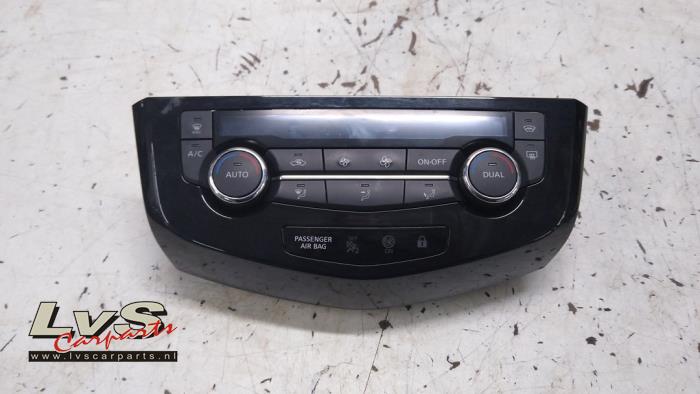 Nissan Qashqai Heater control panel
