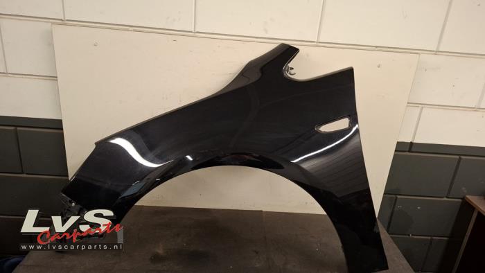 Opel Astra Aile avant gauche