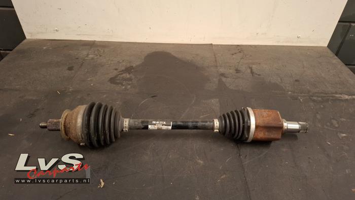 Volkswagen Polo Aandrijfas links-voor