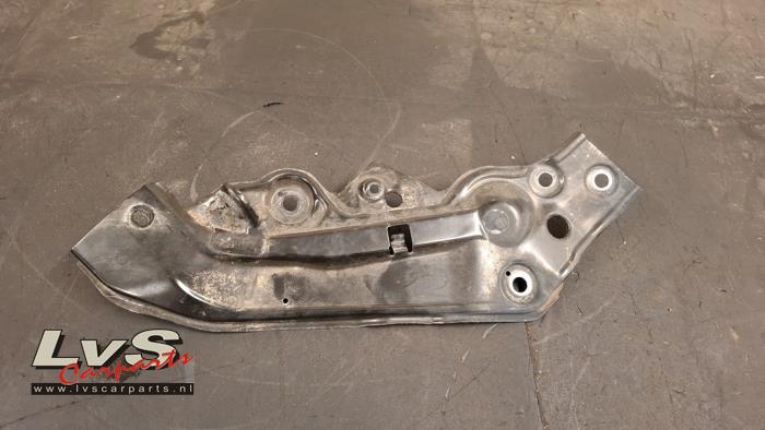 Volkswagen Polo Koplampframe links