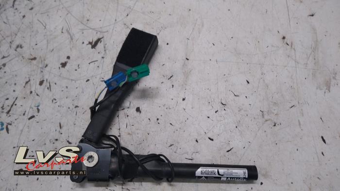 Opel Corsa Tendeur de ceinture gauche