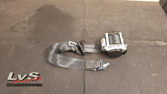 Peugeot 208 Gordelspanner rechts achter