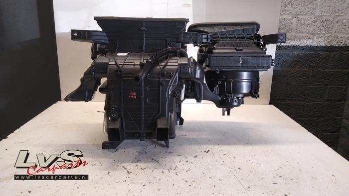 Kia Stonic Heizgehäuse