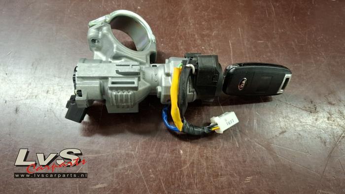 Kia Carens Kontaktslot+Sleutel