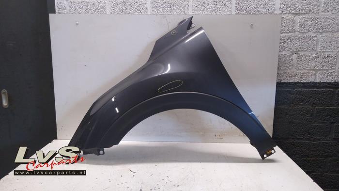 Kia Stonic Aile avant gauche