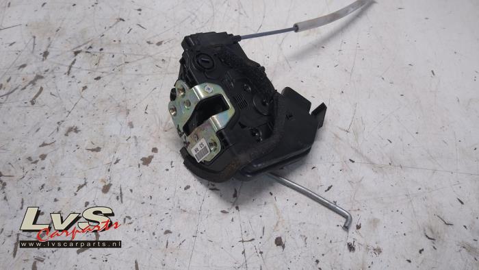 Kia Stonic Serrure portière mécanique 4portes arrière droite