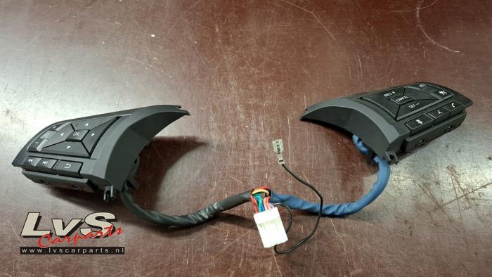 Nissan Qashqai Commande radio volant