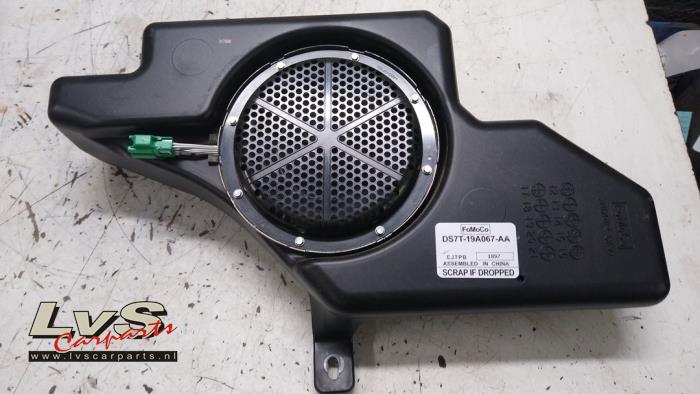 Ford Mondeo Subwoofer