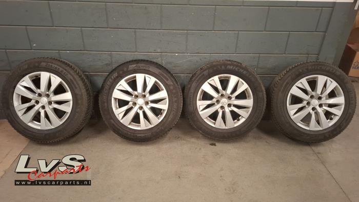 Peugeot 3008 Kit jantes + pneus d'hivers