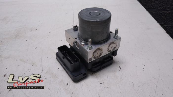 Opel Vivaro ABS Pomp