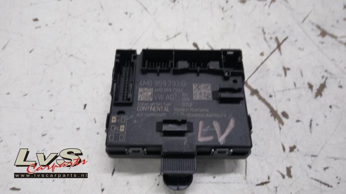 Audi Q7 Module verrouillage central des portes