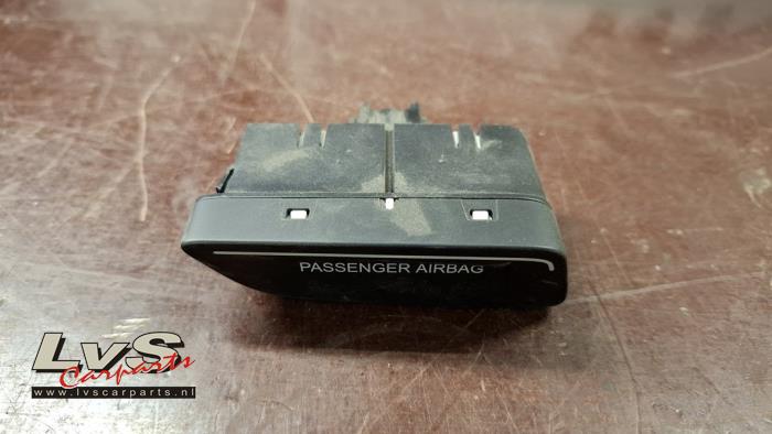 Ford B-Max Airbag schakelaar