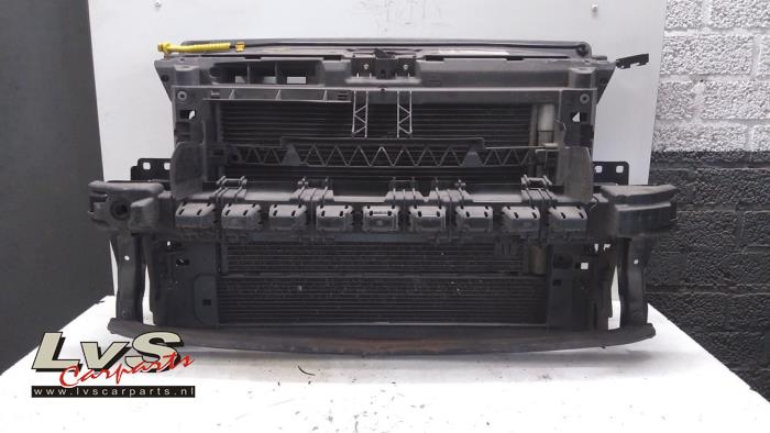 Volkswagen Polo Front panel