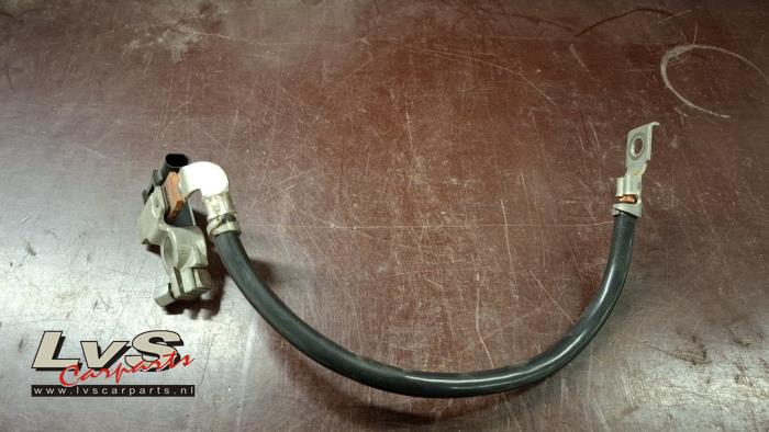 BMW 1-Serie Battery pole