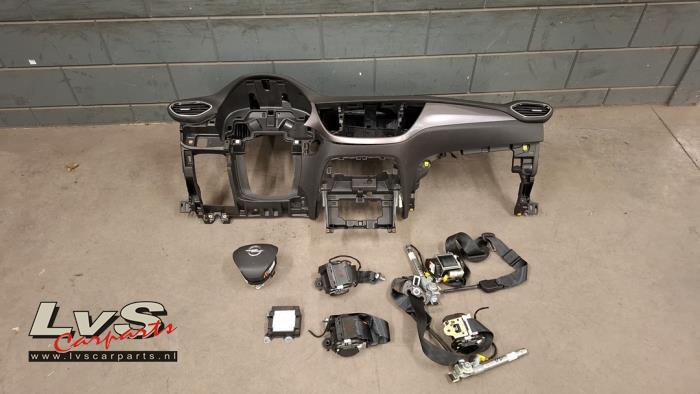 Opel Crossland X Airbag set + dashboard