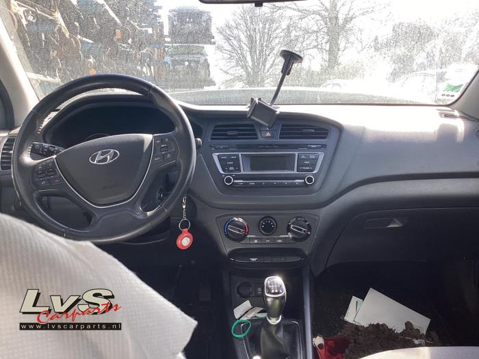 Hyundai I20 Airbag set + dashboard