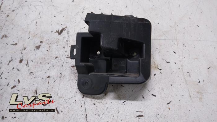 Renault Clio Bumpersteun rechts-achter