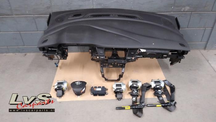 Opel Astra Airbag set + dashboard