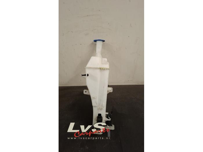 Kia Picanto Front windscreen washer reservoir