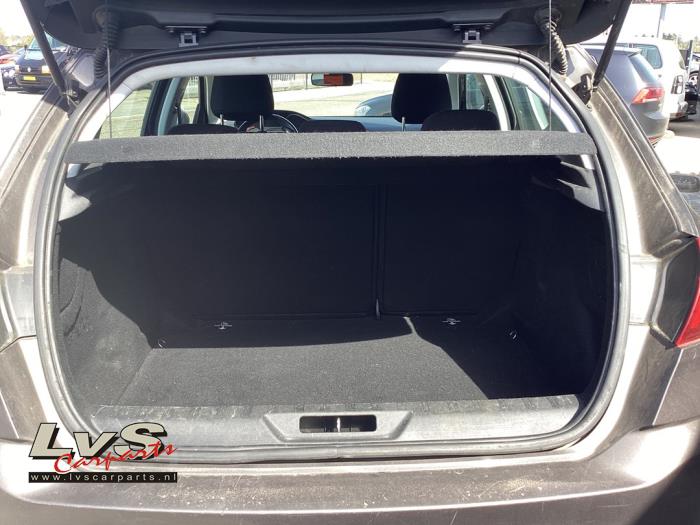 Peugeot 308 Parcel shelf