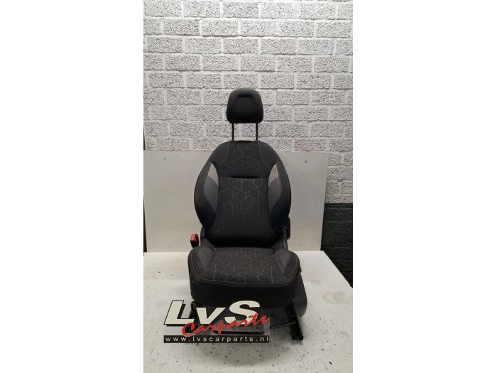 Peugeot 2008 Seat, left