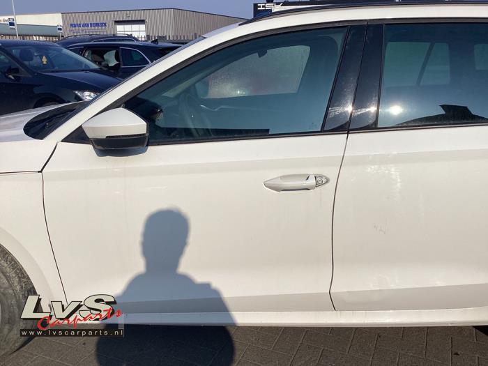 Skoda Octavia Portier 4Deurs links-voor