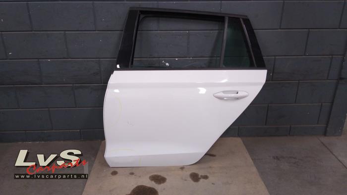 Skoda Octavia Rear door 4-door, left