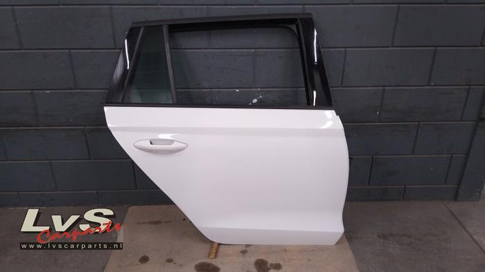 Skoda Octavia Rear door 4-door, right