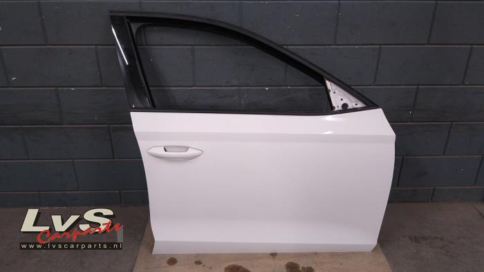 Skoda Octavia Front door 4-door, right