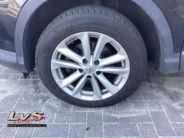 Nissan Qashqai Set of wheels + tyres