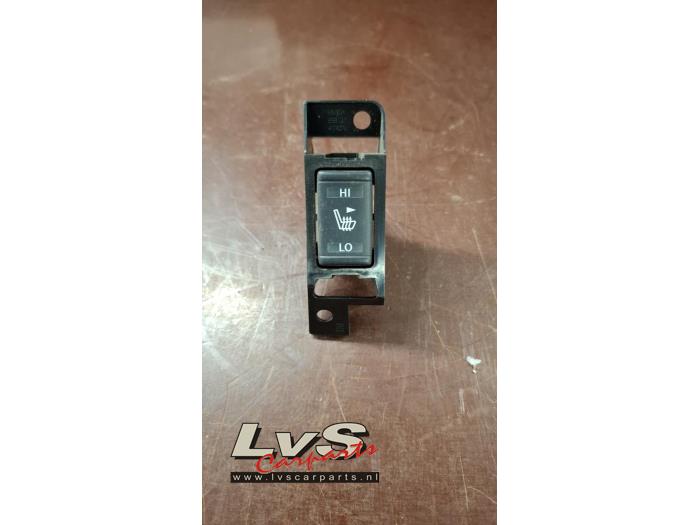 Nissan Qashqai Seat heating switch